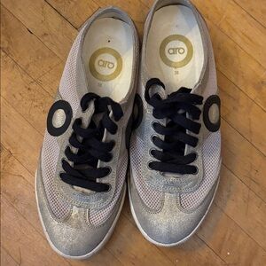 Aro gold and black Sneakers